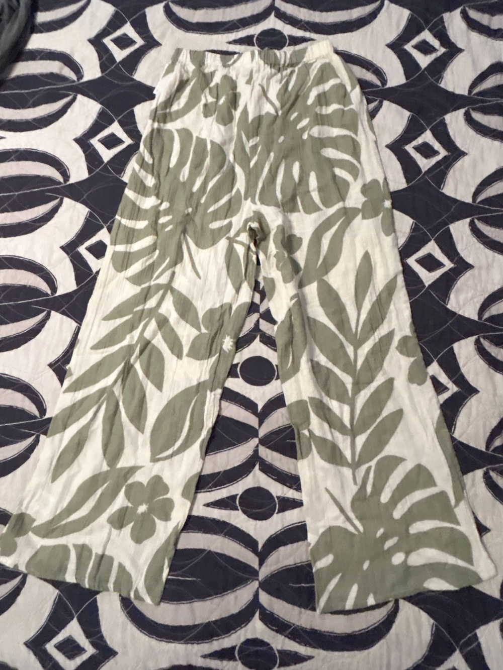 NWT SALTY LEMON Sage Green Tropical Wide Leg Beach Pants Coastal Boho Resort - Picture 6 of 10